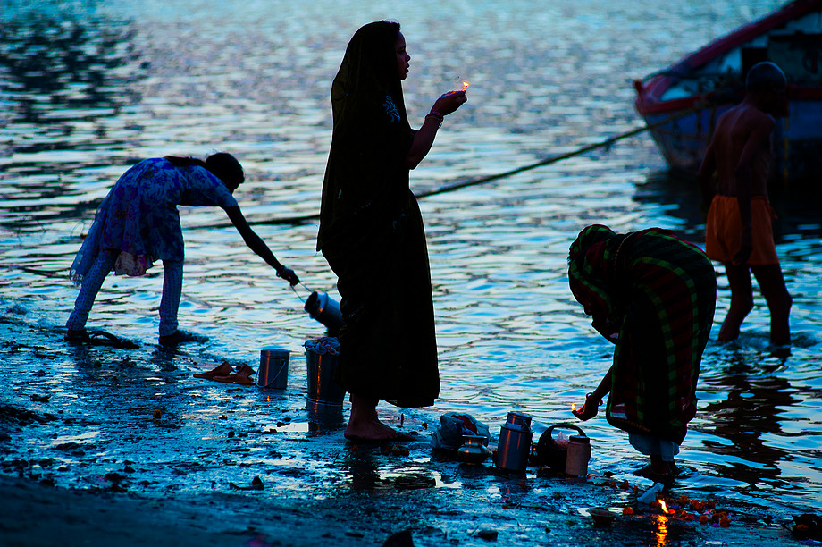 Poranna puja w Varanasi (Indie. Dzień jak nie codzień.)